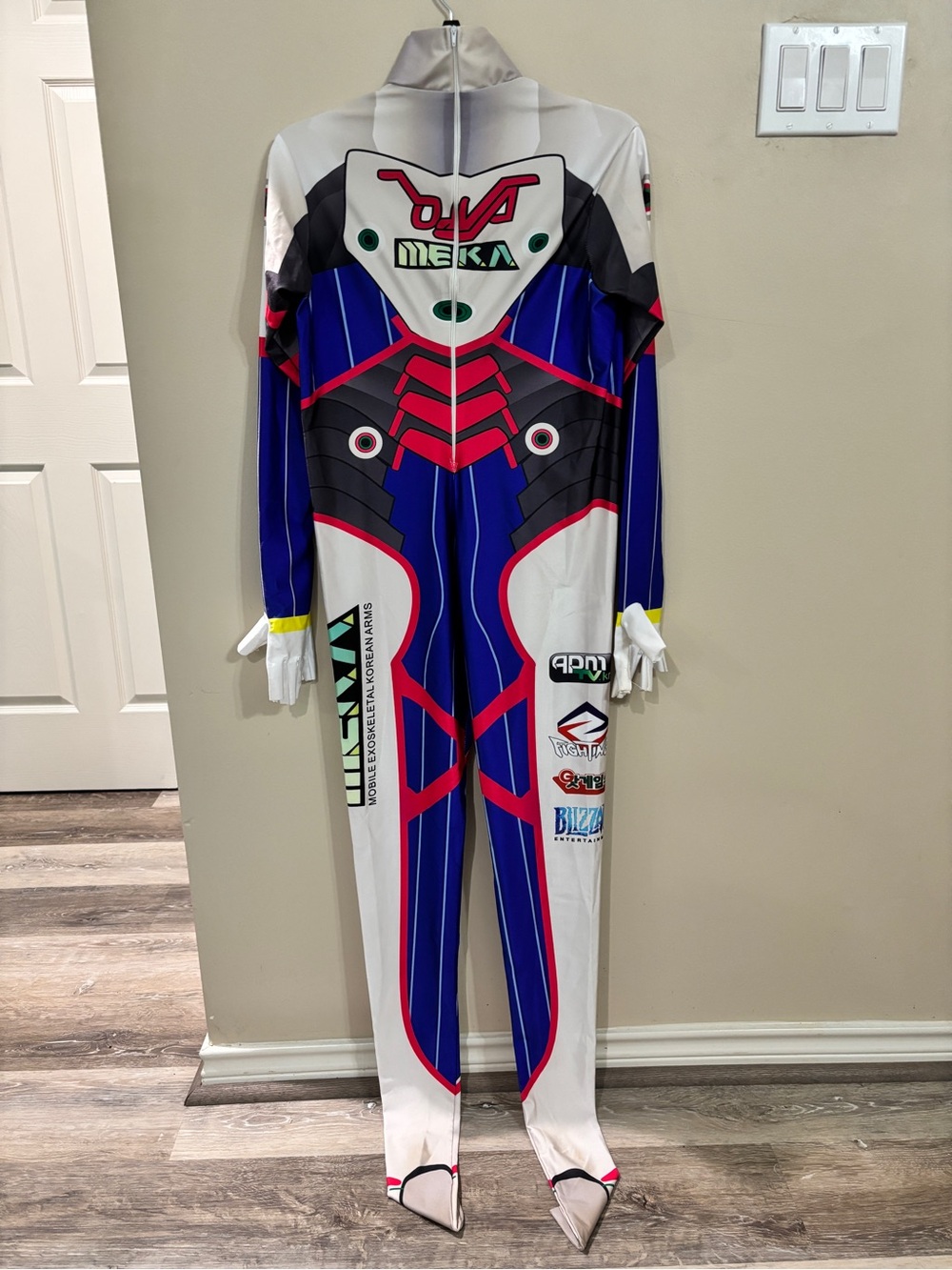 Overwatch D.Va Bodysuit Costume Cosplay - Picture 5 of 9